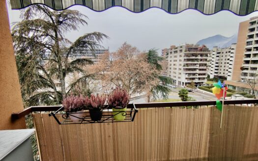 Splendido trilocale completamente ristrutturato ultimo piano con ascensore IN VENDITA – in Via Sorrento – a Bolzano (VENDUTO)